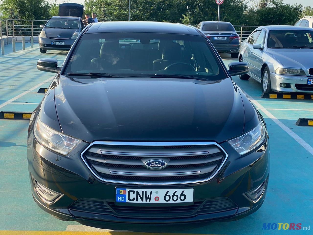 2015' Ford Taurus photo #3