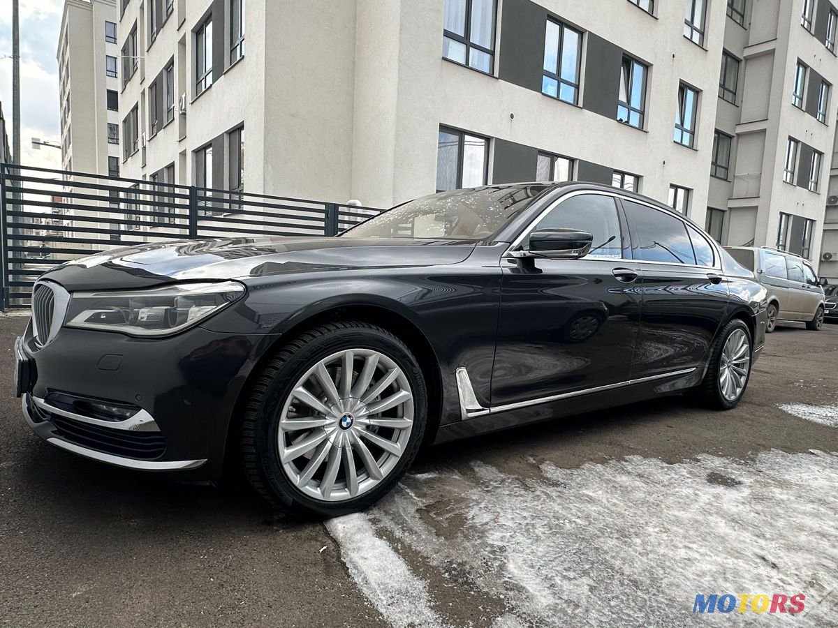 2016' BMW 7 Series photo #6
