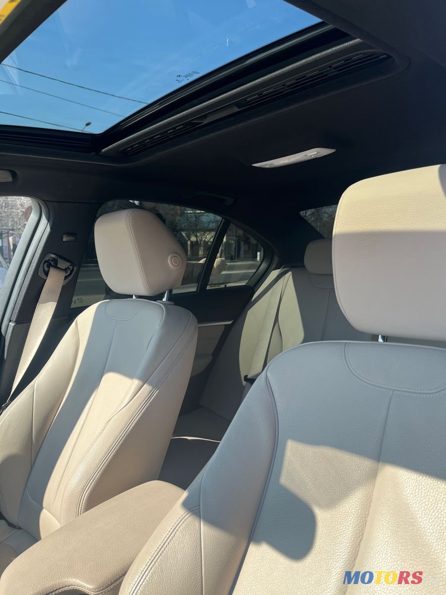 2017' BMW 3 Series photo #1