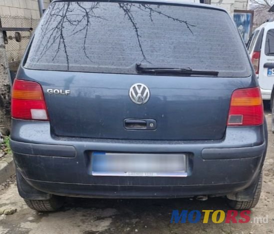 2002' Volkswagen Golf photo #3