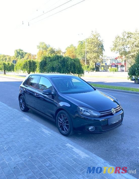 2011' Volkswagen Golf photo #3