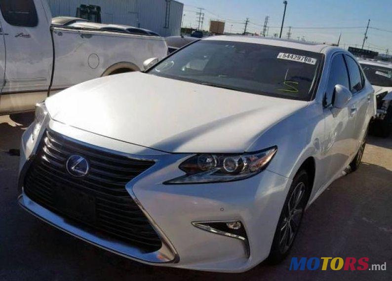 2016' Lexus ES photo #1