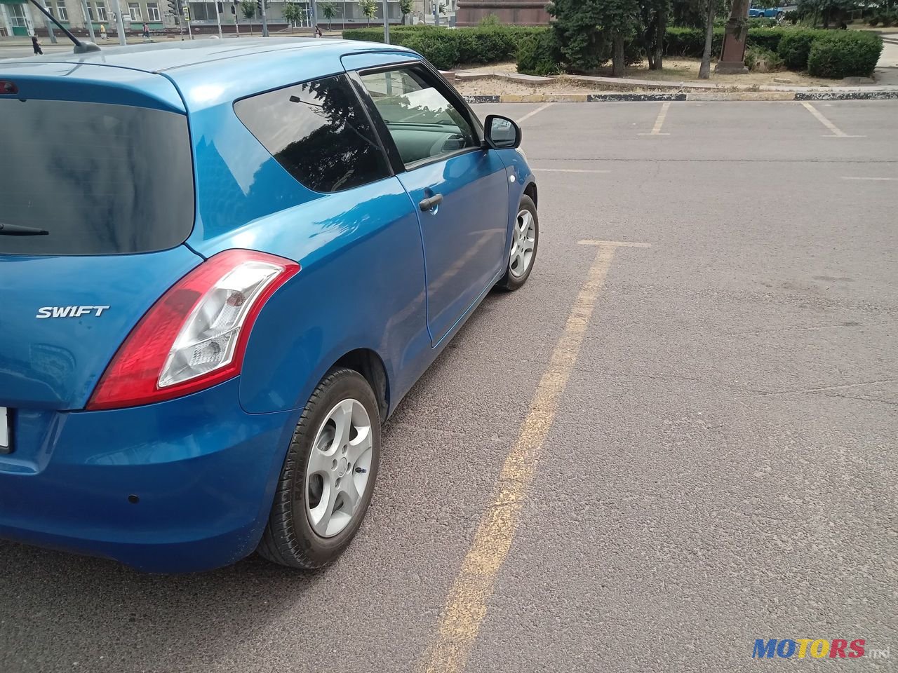 2010' Suzuki Swift photo #4