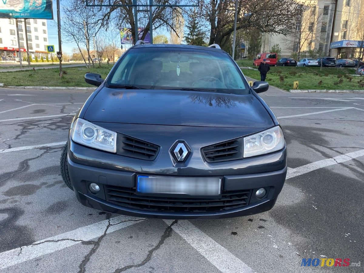 2008' Renault Megane photo #6
