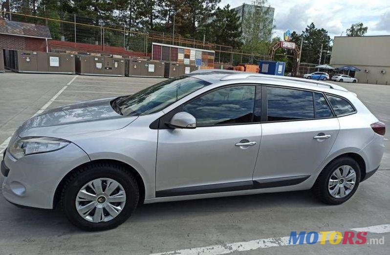 2011' Renault Megane photo #1