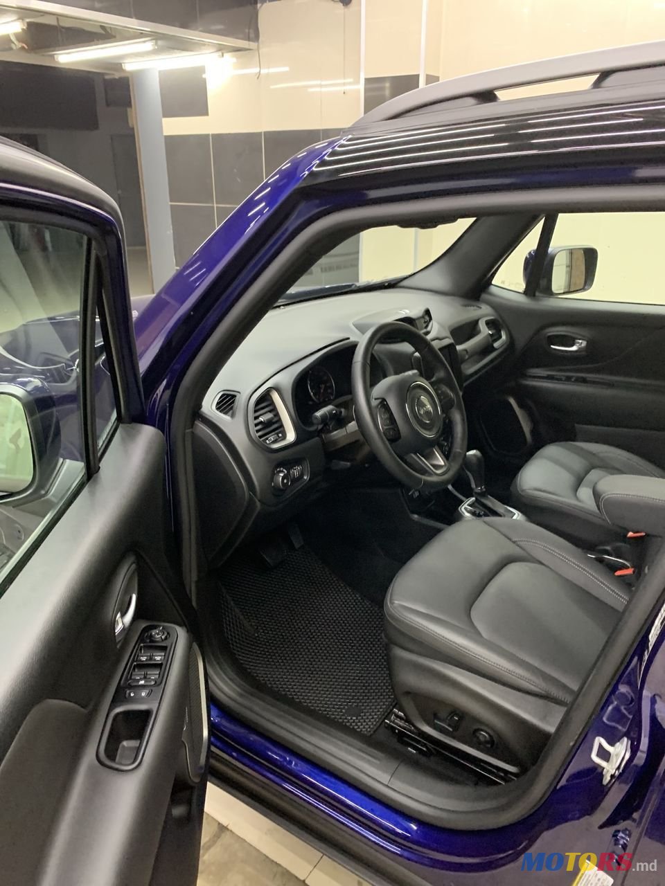 2020' Jeep Renegade photo #5