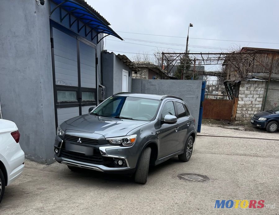 2016' Mitsubishi ASX photo #1