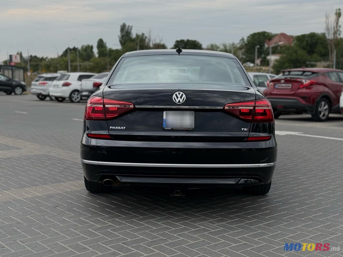 2017' Volkswagen Passat photo #4