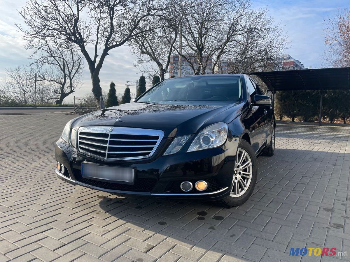 2011' Mercedes-Benz E-Class photo #2