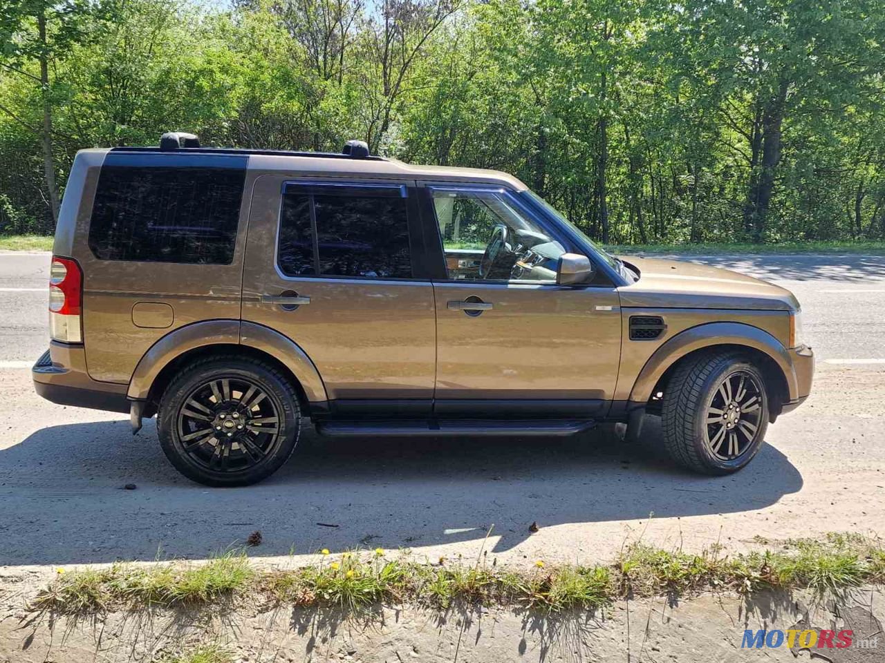 2011' Land Rover Discovery photo #1
