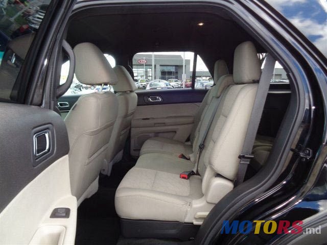 2012' Ford Explorer photo #2