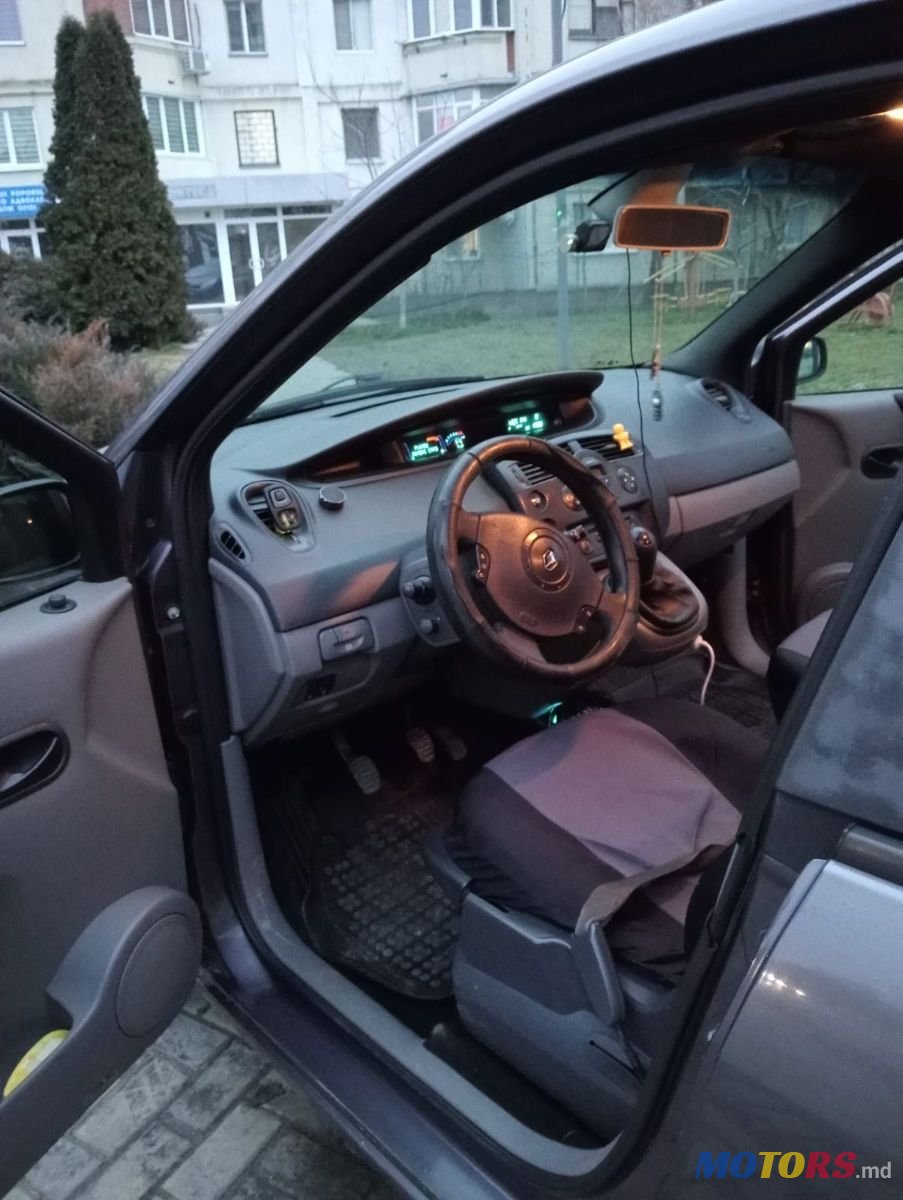 2005' Renault Grand Scenic photo #3