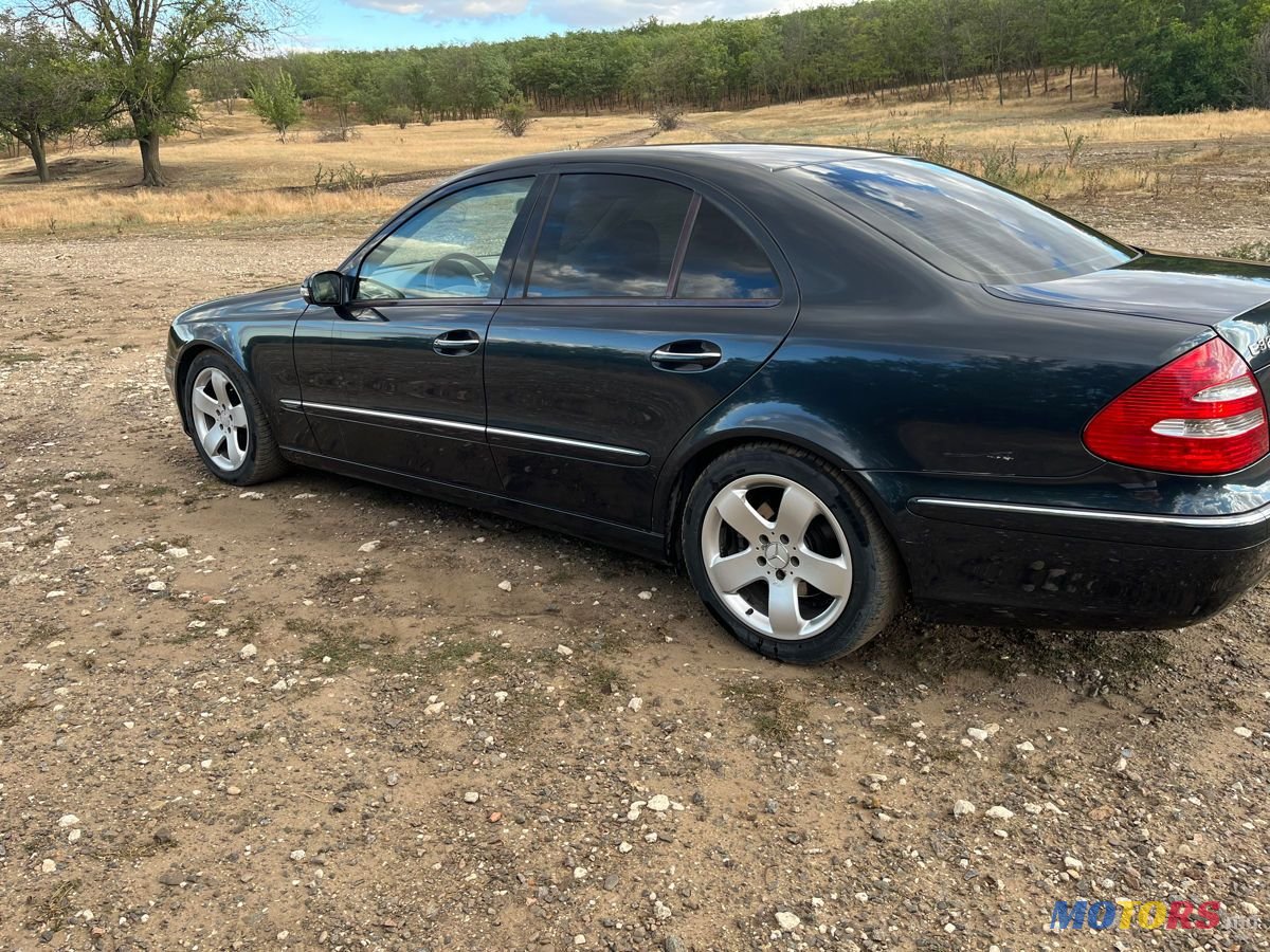 2004' Mercedes-Benz E-Class photo #2