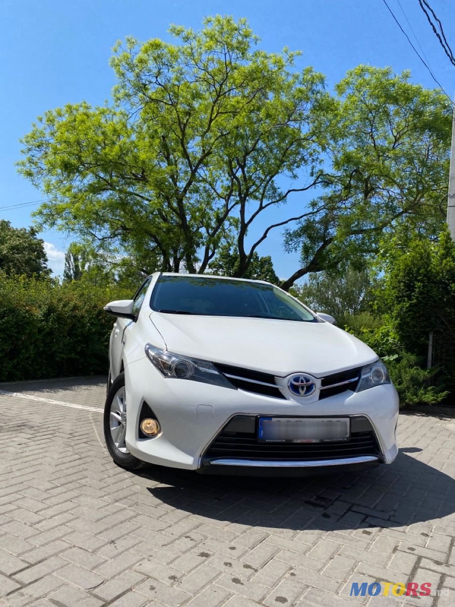 2014' Toyota Auris photo #1