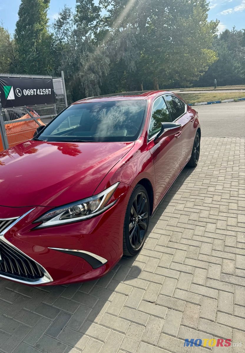 2021' Lexus Es Series photo #2