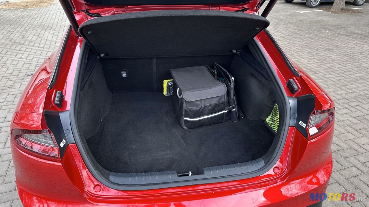 2018' Kia Stinger photo #5