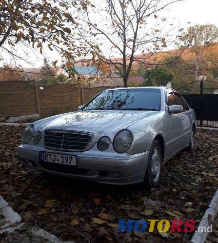 2000' Mercedes-Benz E photo #2