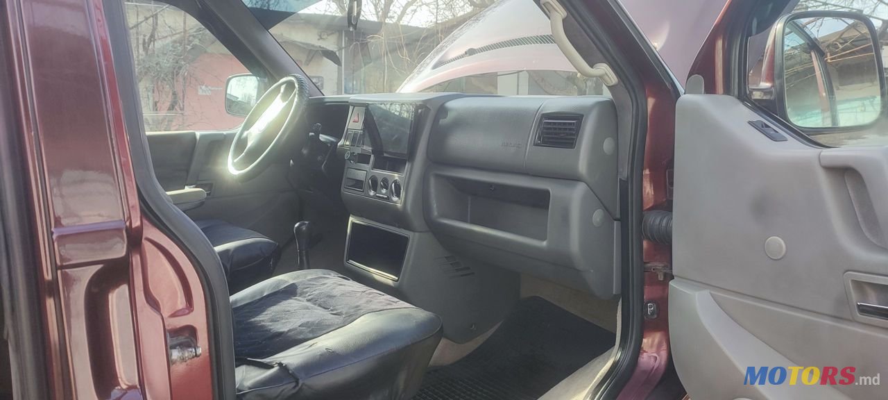 2000' Volkswagen Caravelle photo #4