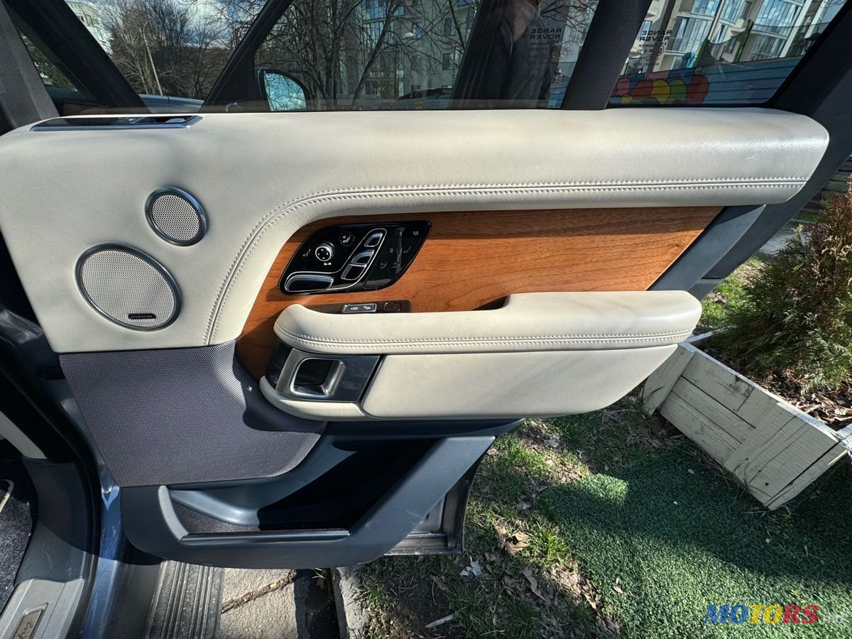 2019' Land Rover Range Rover photo #6