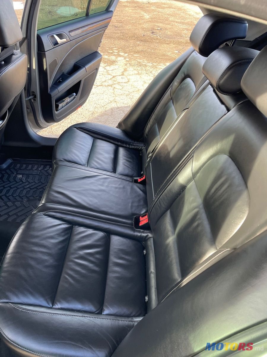 2010' Skoda Superb photo #6