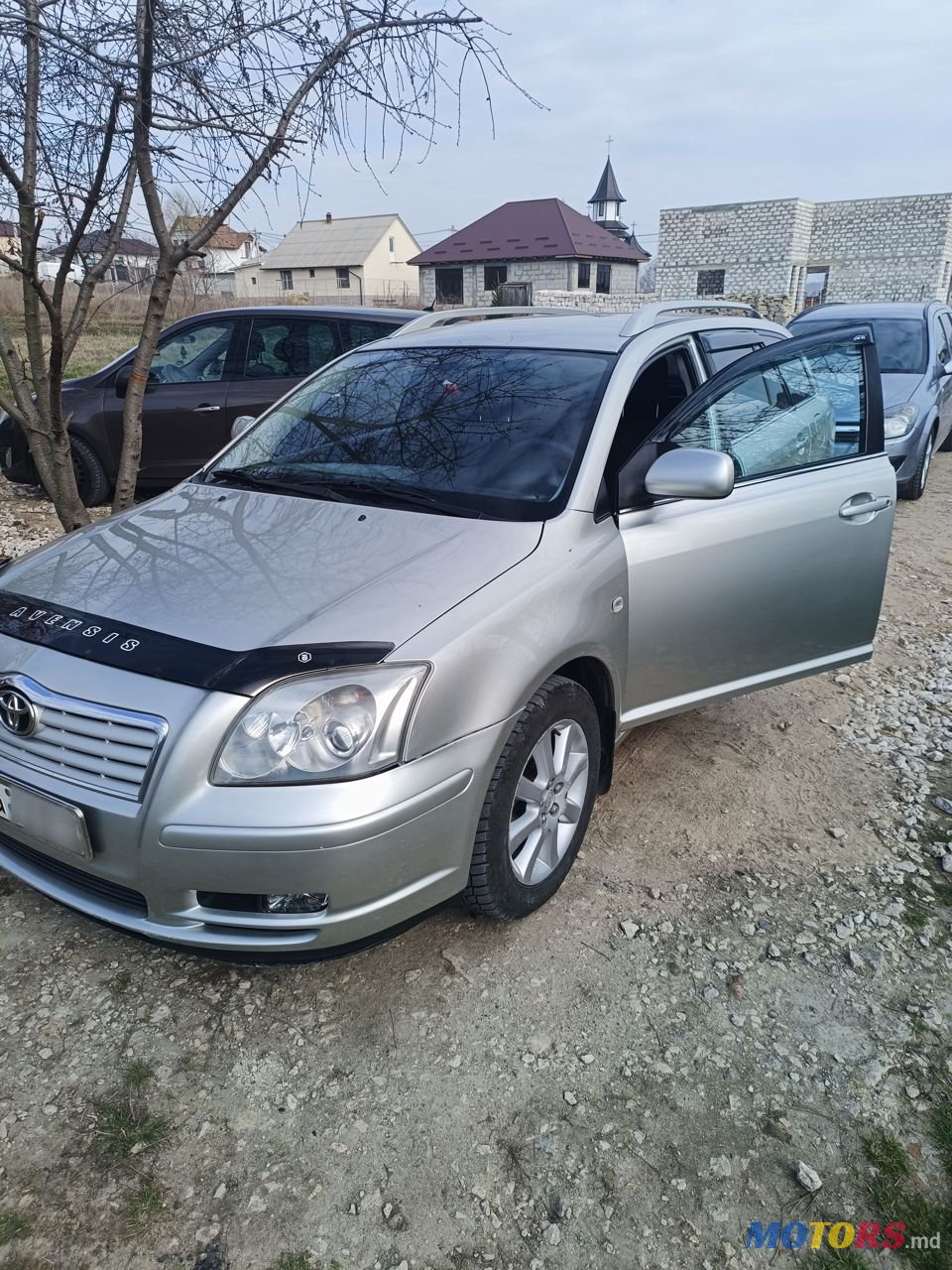 2004' Toyota Avensis photo #4