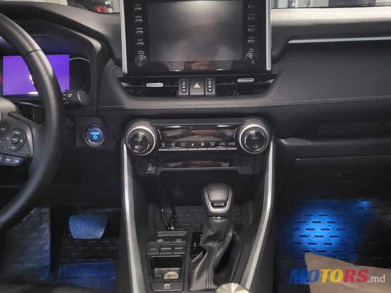2022' Toyota RAV4 photo #4