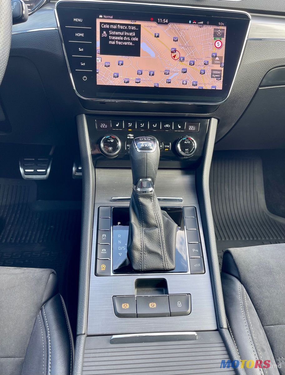 2019' Skoda Superb photo #6