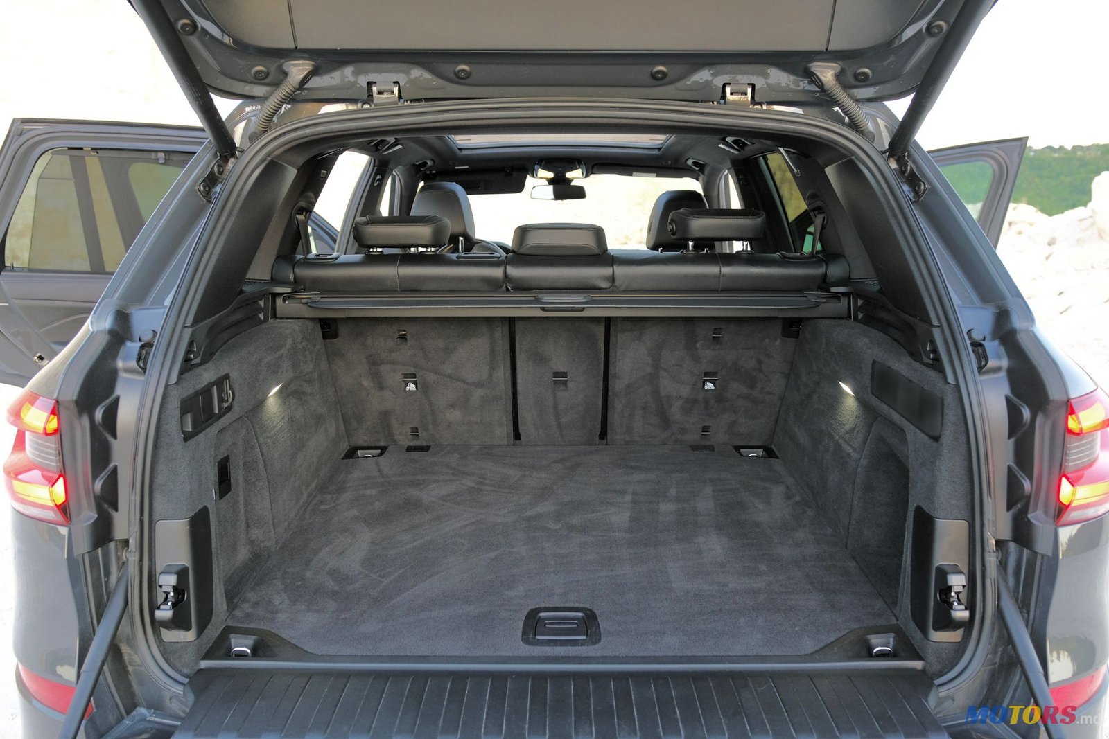 2021' BMW X5 photo #7