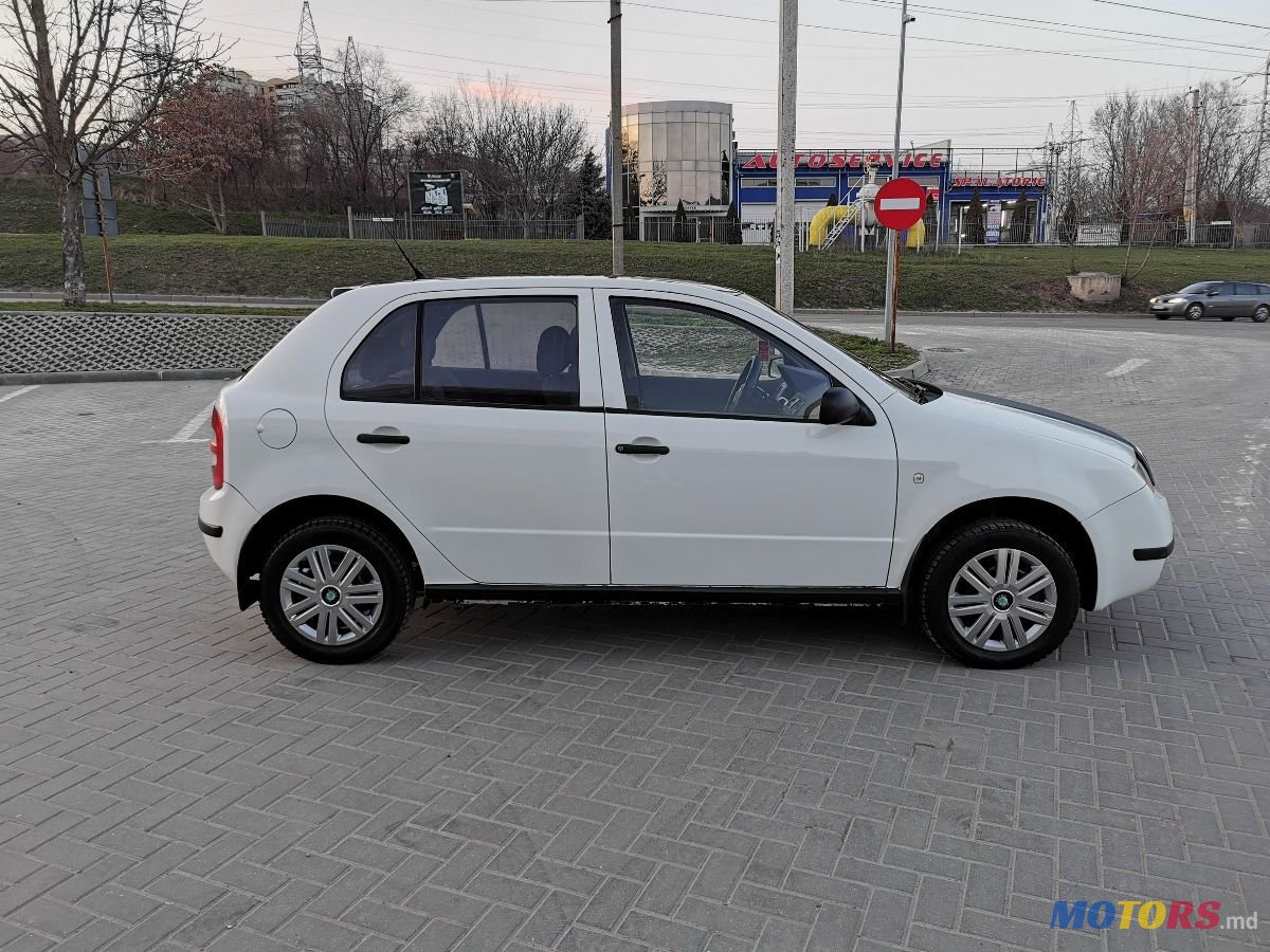 2004' Skoda Fabia photo #5
