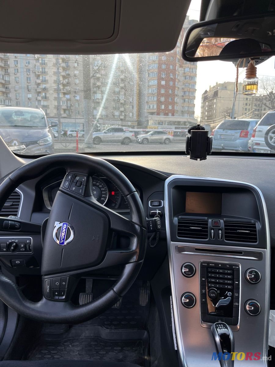 2017' Volvo XC60 photo #4