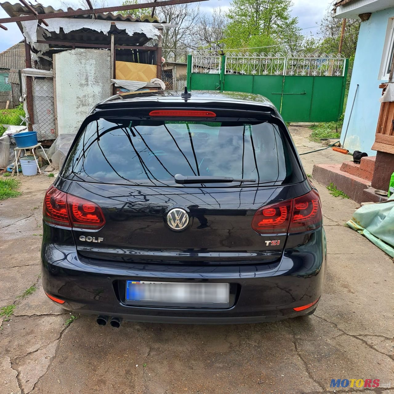 2011' Volkswagen Golf photo #2