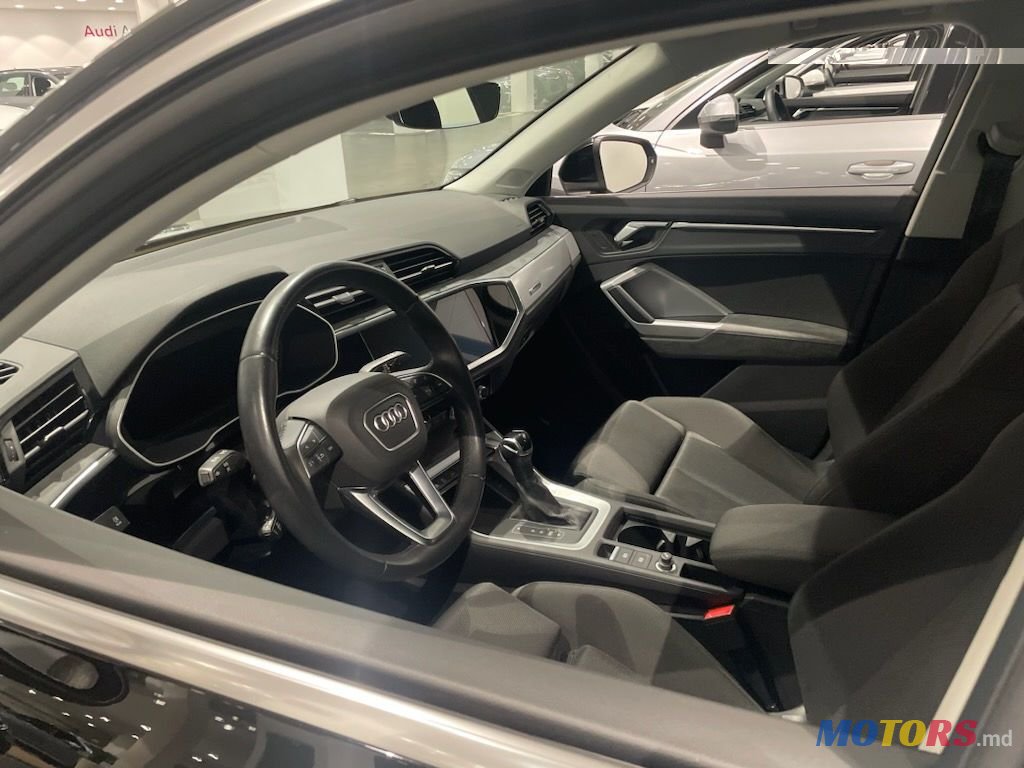 2021' Audi Q3 photo #2