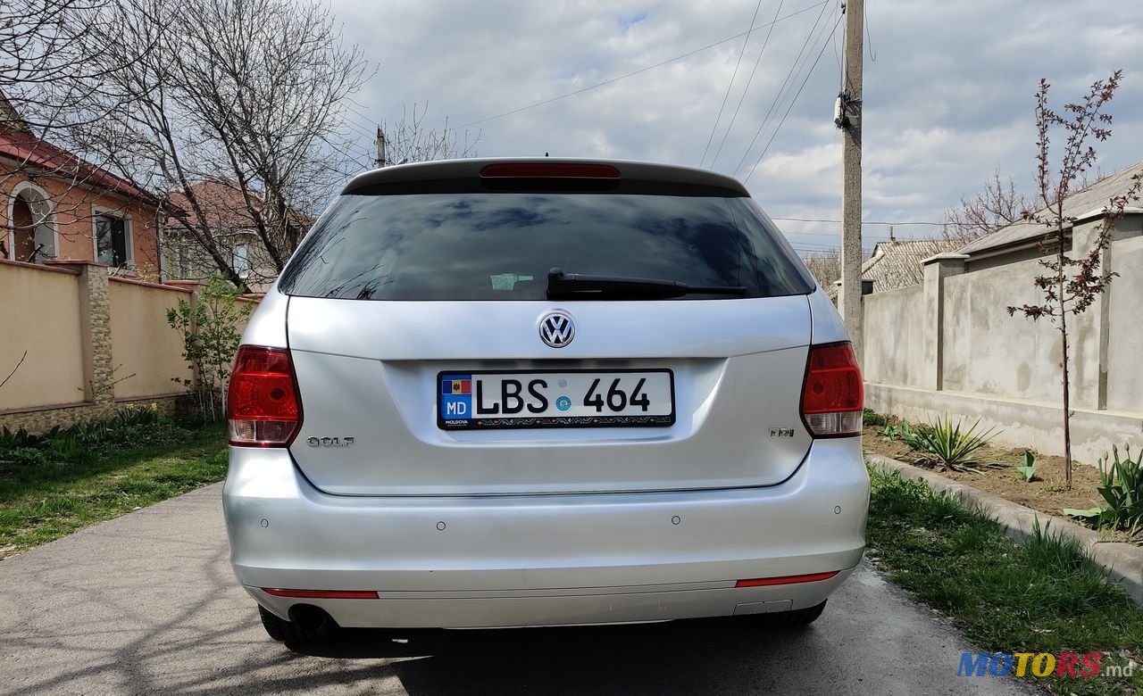 2011' Volkswagen Golf photo #3