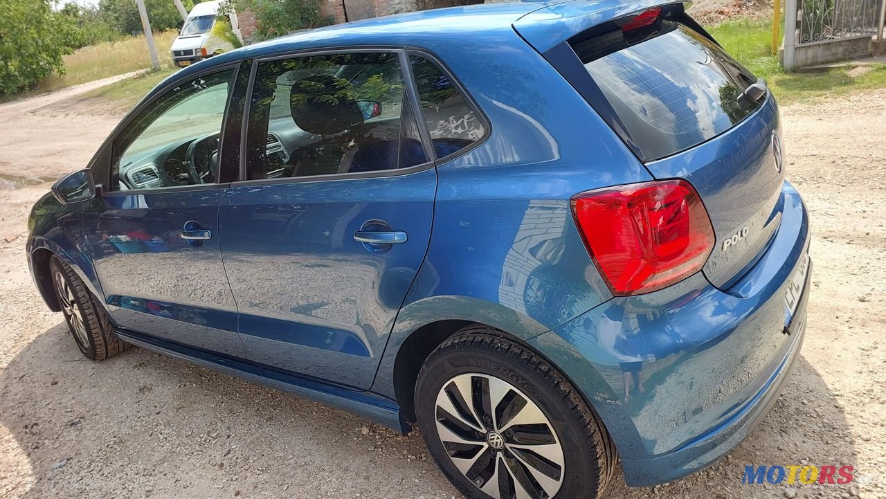 2015' Volkswagen Polo photo #6