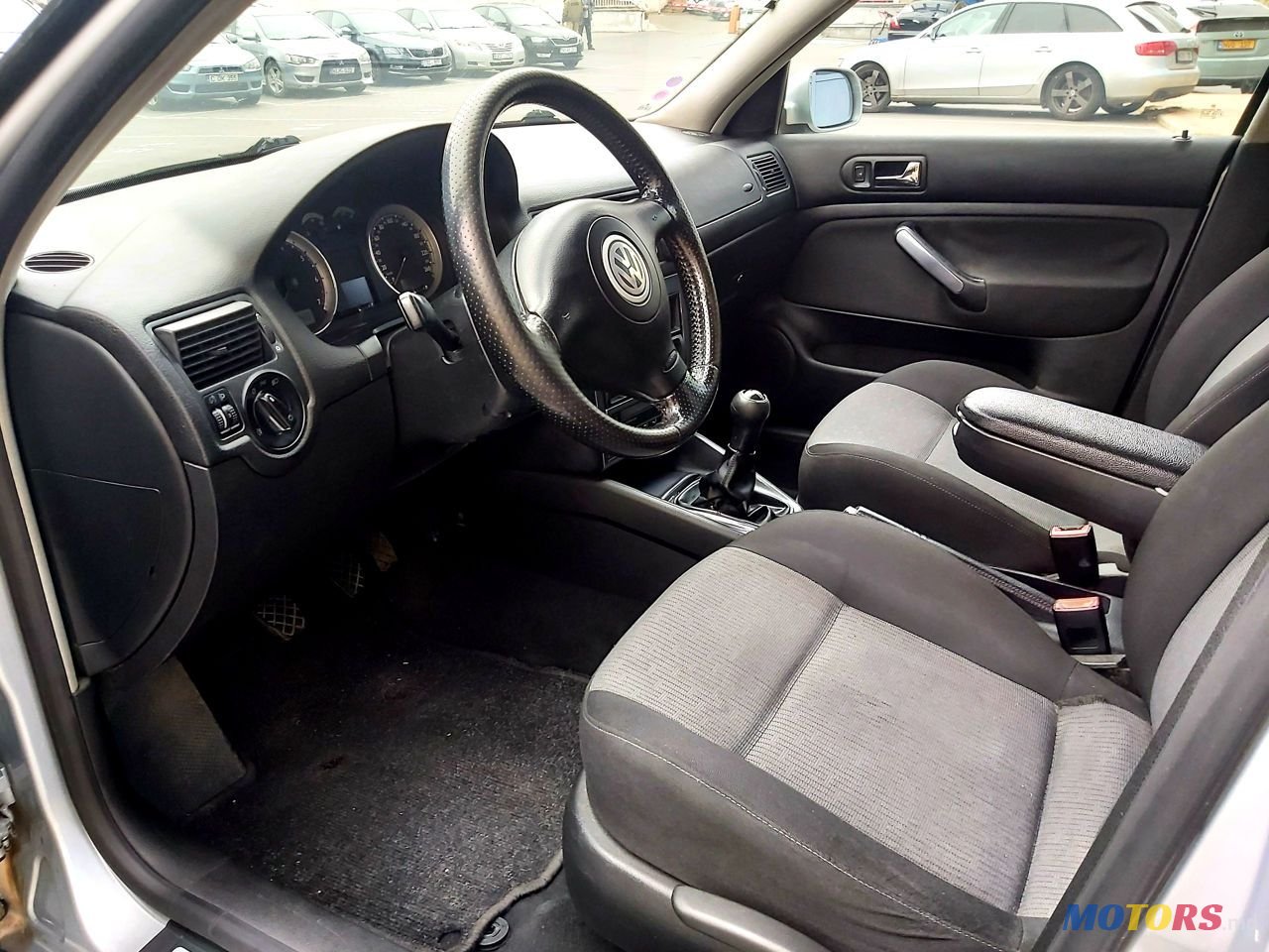 2004' Volkswagen Golf photo #6