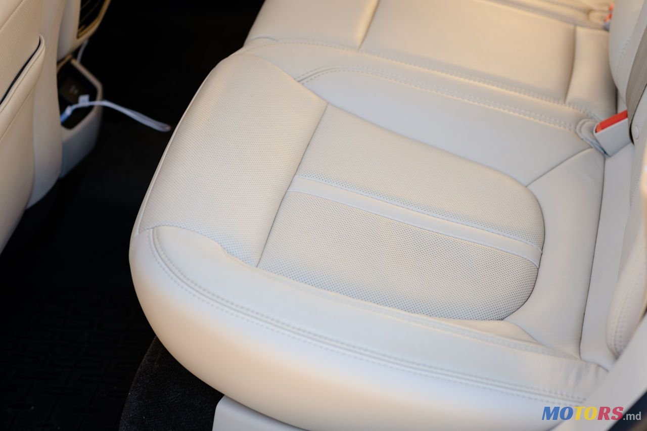 2017' Lincoln MKZ photo #6