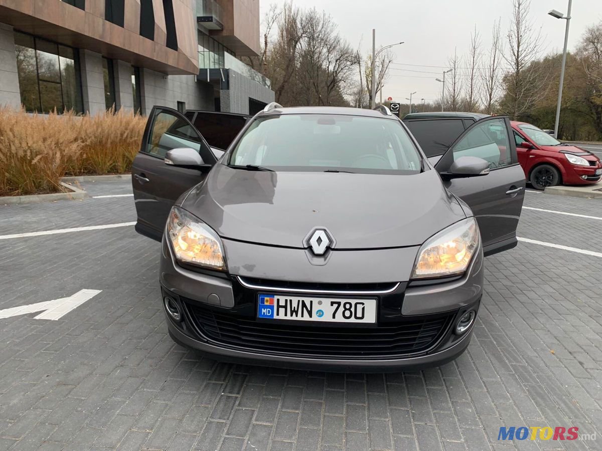 2012' Renault Megane photo #6