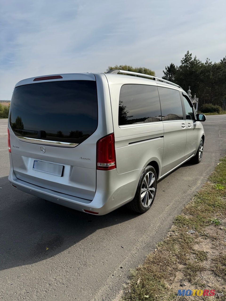 2019' Mercedes-Benz V-Class photo #4