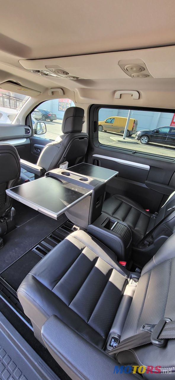 2019' Toyota Proace Verso photo #1