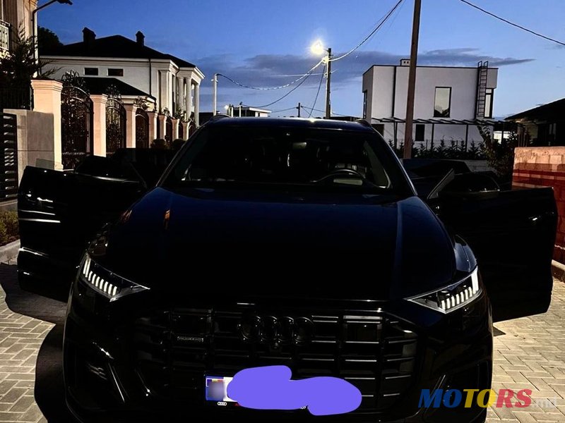 2019' Audi Q8 photo #2