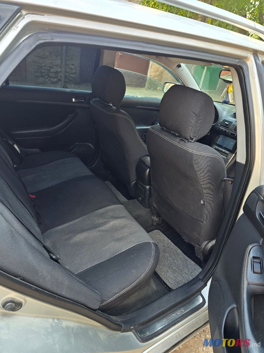 2003' Toyota Avensis photo #6