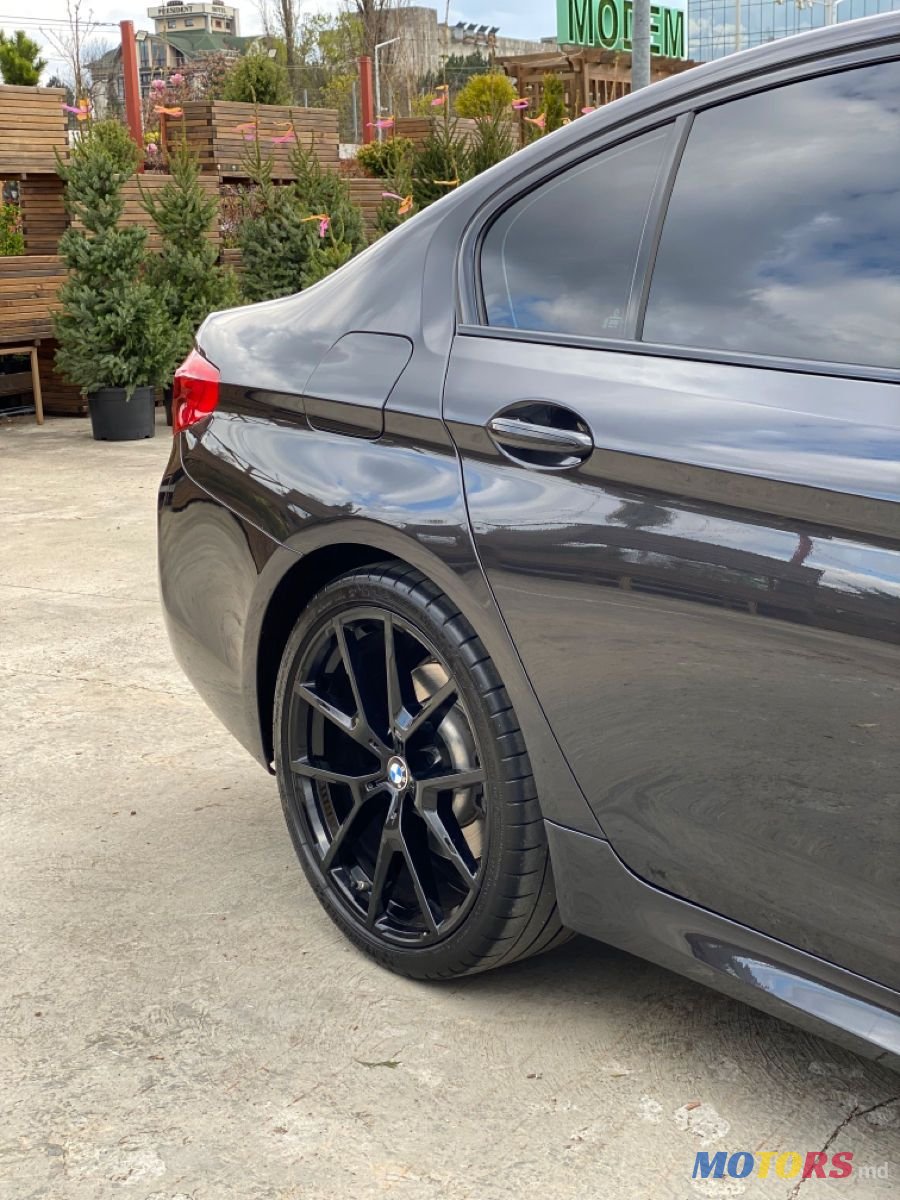 2018' BMW 5 Series photo #2