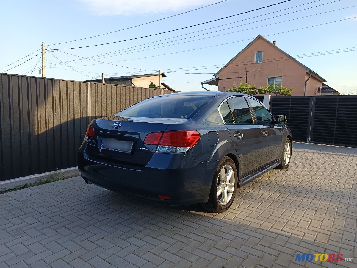 2010' Subaru Legacy photo #3