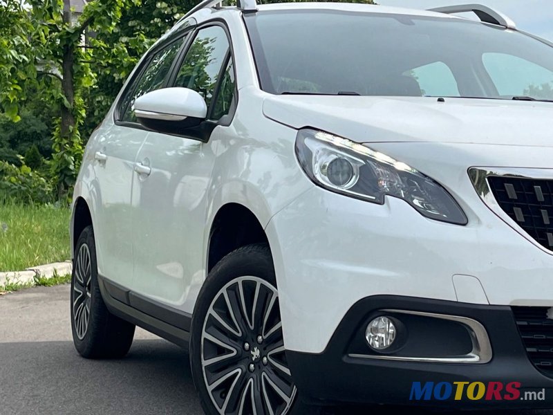 2019' Peugeot 2008 photo #2