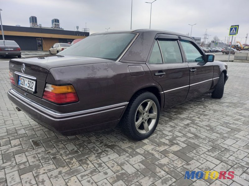 1994' Mercedes-Benz E Класс photo #2