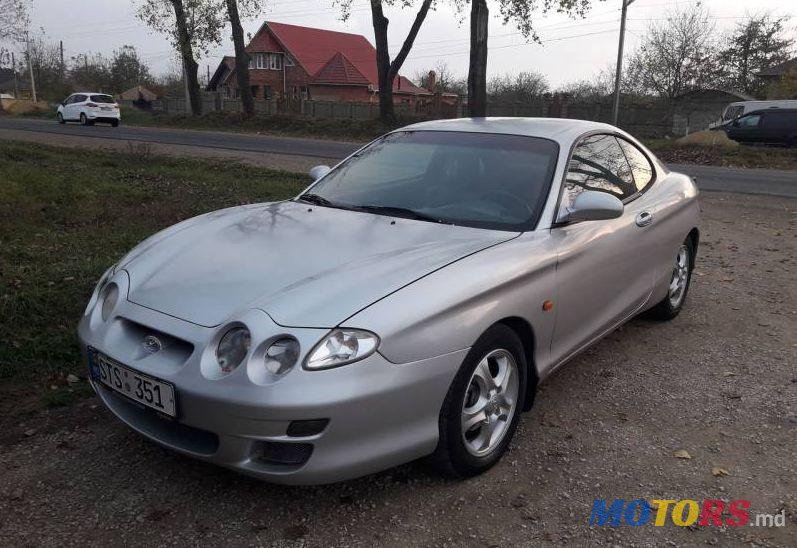 2001' Hyundai Coupe photo #1