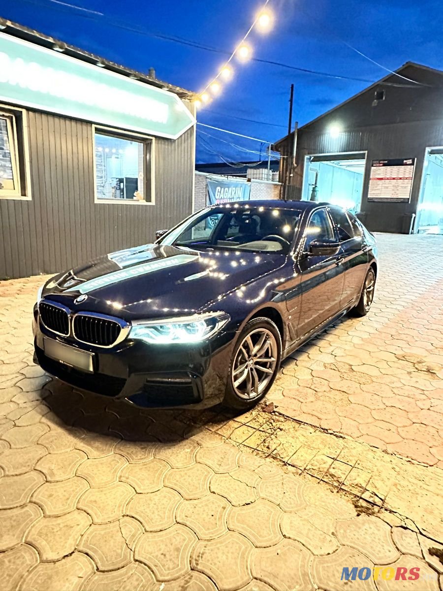 2019' BMW 5 Series photo #2