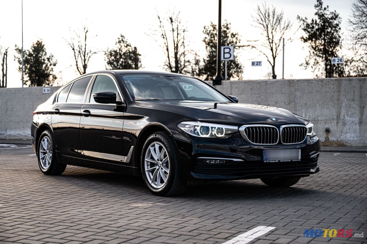 2020' BMW 5 Series photo #2