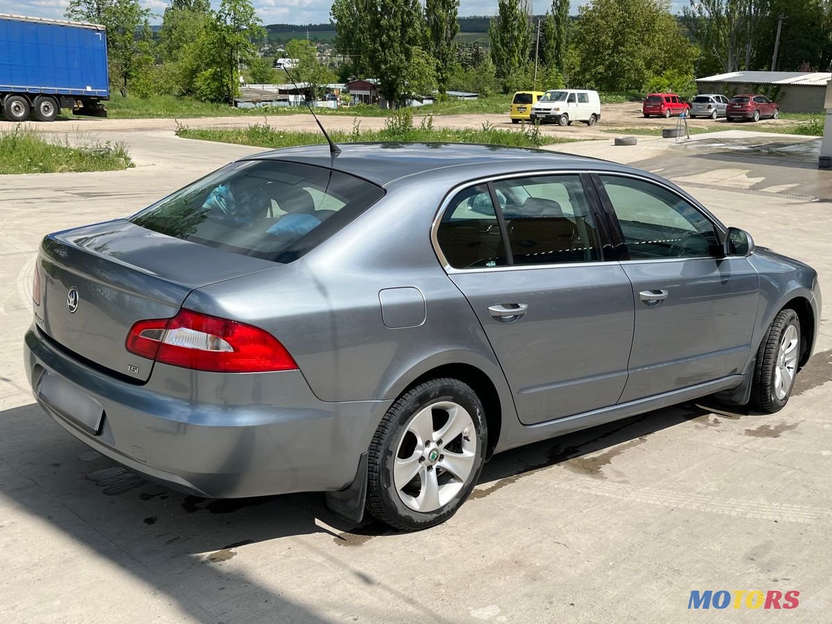 2009' Skoda Superb photo #5