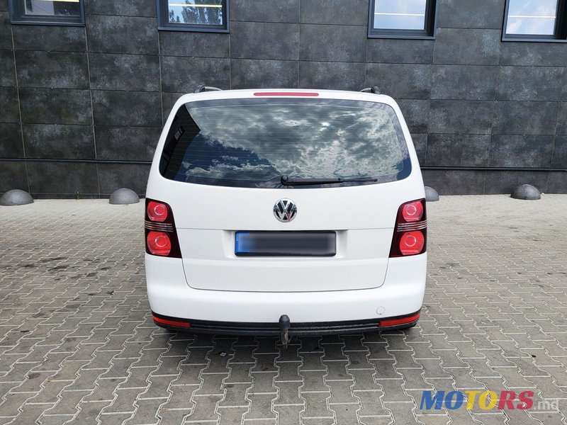 2008' Volkswagen Touran photo #4